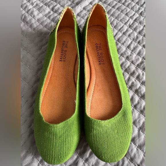 The Root Collective size 8 stunning green flats, worn twice - Picture 2 of 4